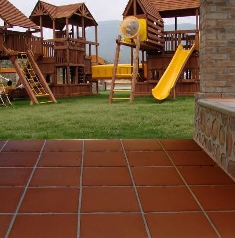 Pisos de barro de Tzintzingareo